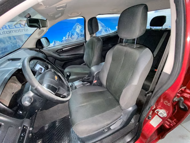 D-MAX 4X2 LXBD45-SANTIAGO - Imagen 12