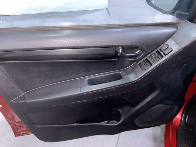 D-MAX 4X2 LXBD45-SANTIAGO - Imagen 10