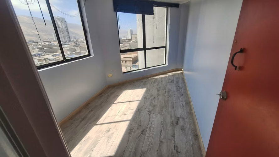 Arriendo Oficina Central en Edificio Contadores