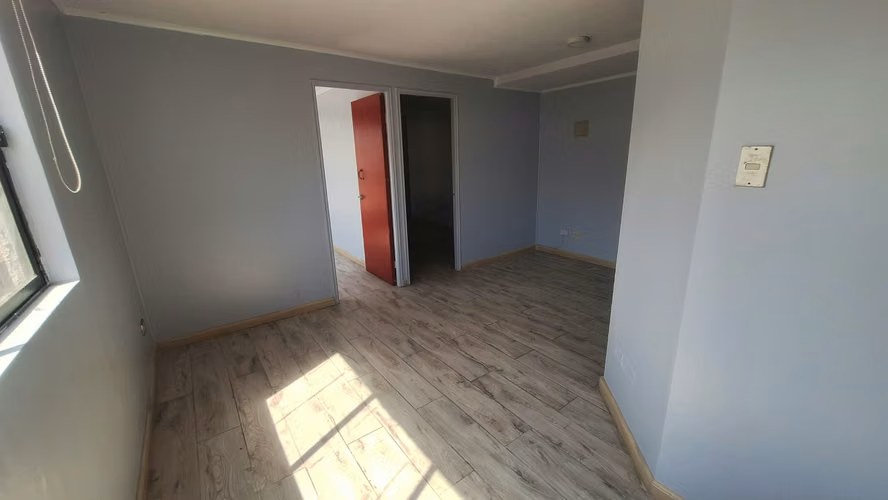 Arriendo Oficina Central en Edificio Contadores