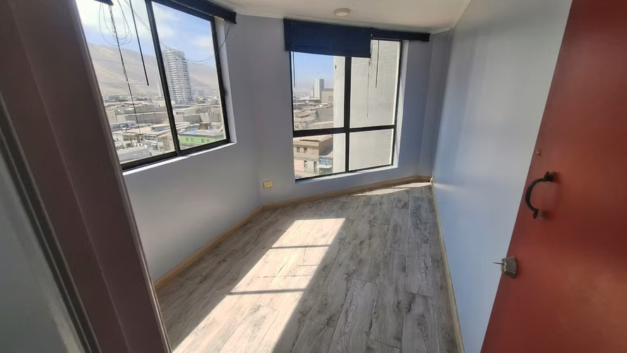 Arriendo Oficina Central en Edificio Contadores