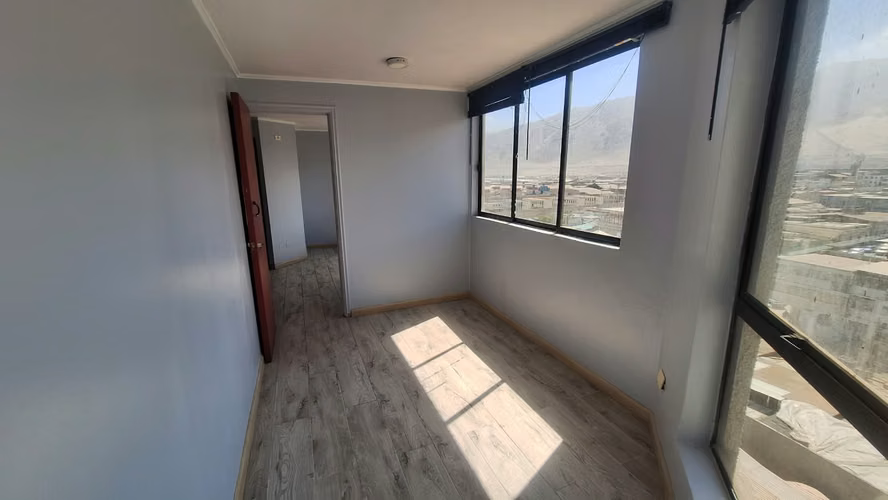 Arriendo Oficina Central en Edificio Contadores