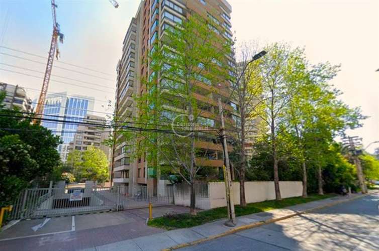 Departamento de 2 dorm. Las Condes a pasos Metro Esc Militar