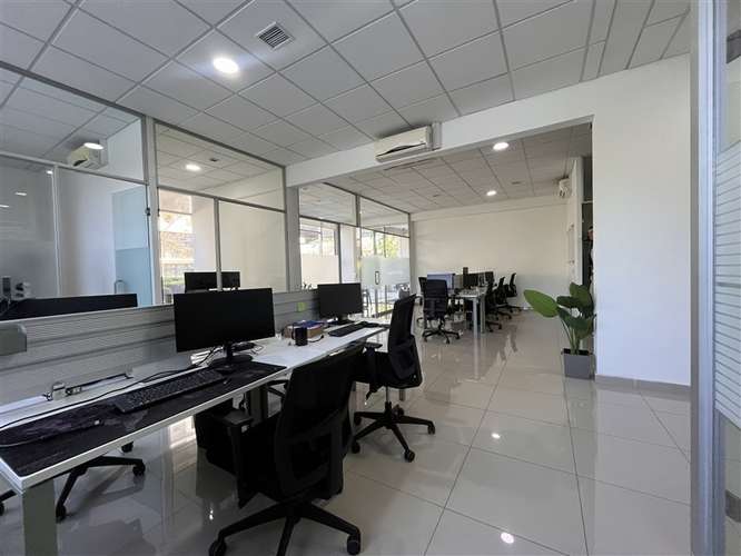 Excelente Oficina en arriendo en Las Condes