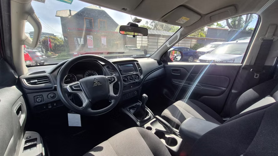 MITSUBISHI L200  2023 - Imagen 18