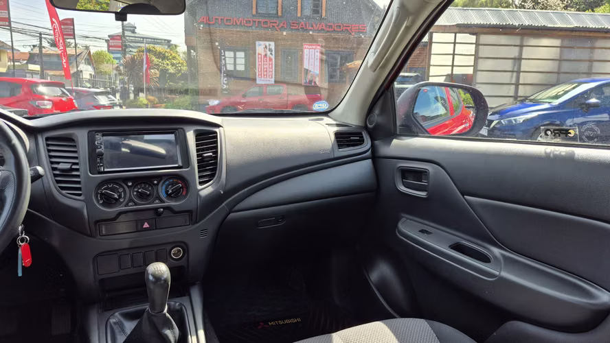 MITSUBISHI L200  2023 - Imagen 15