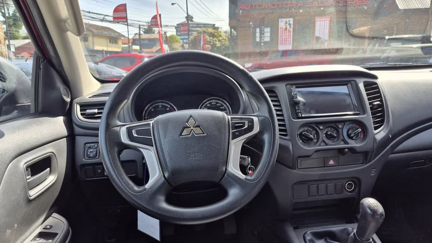 MITSUBISHI L200  2023 - Imagen 16