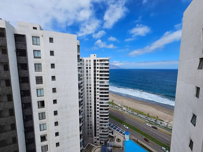 Vive Frente al encanto de Playa Brava