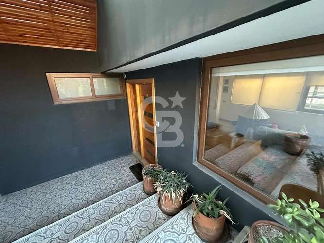 Venta arriendo moderna casa con patio y rooftop vista CBG - Imagen 2