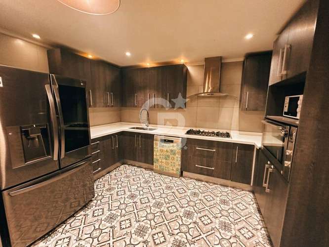Venta arriendo moderna casa con patio y rooftop vista CBG - Imagen 9