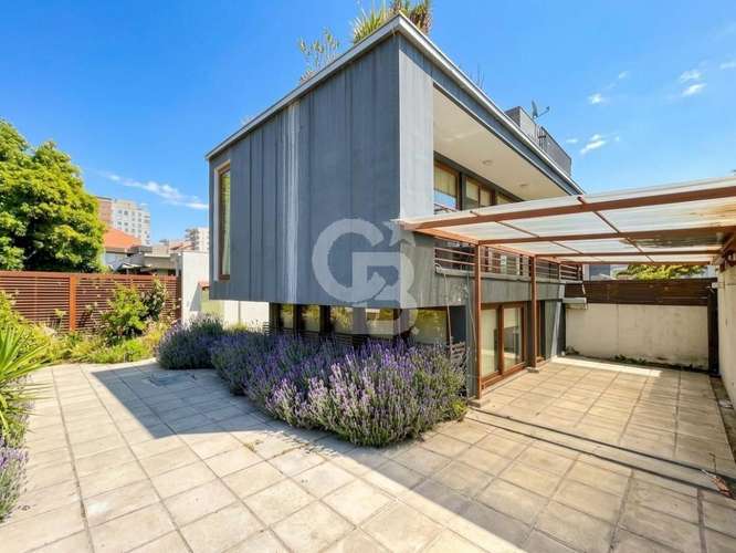 Venta arriendo moderna casa con patio y rooftop vista CBG - Imagen 1