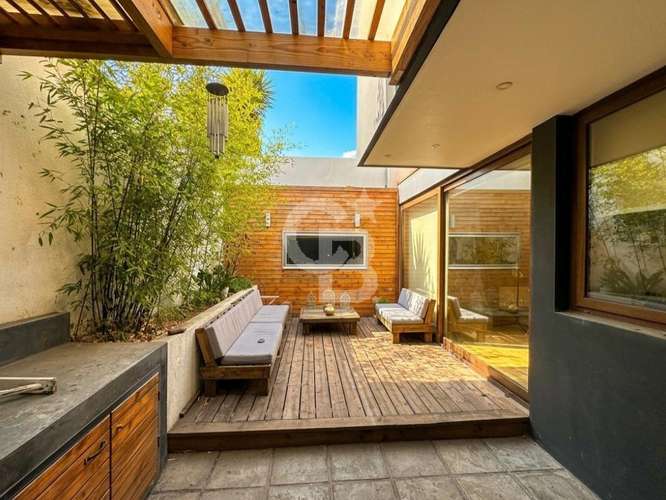 Venta arriendo moderna casa con patio y rooftop vista CBG - Imagen 3