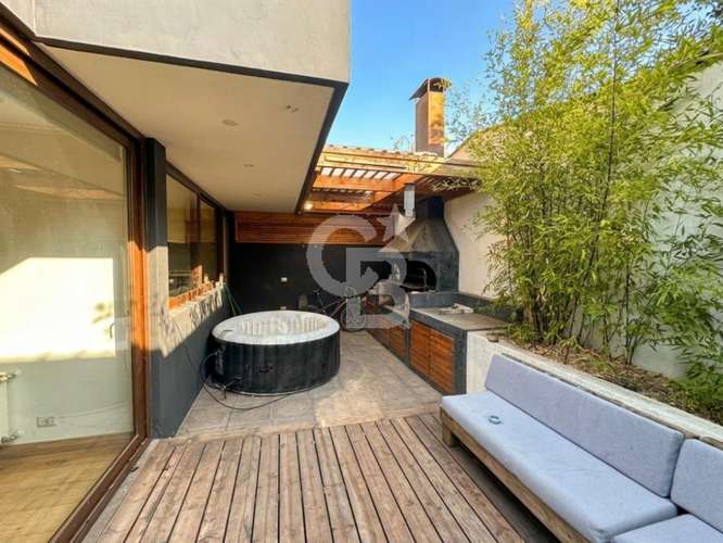 Venta arriendo moderna casa con patio y rooftop vista CBG - Imagen 4
