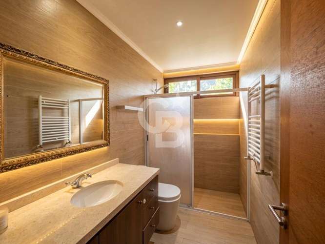 Venta arriendo moderna casa con patio y rooftop vista CBG - Imagen 12