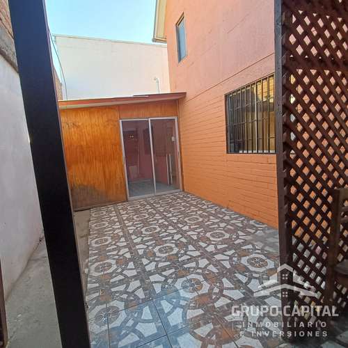Se Vende Amplia Casa con Excelente Ubicación en La Cruz