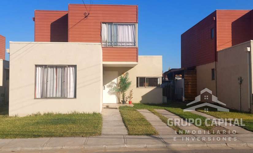 Amplia Casa en Condominio de La Cruz
