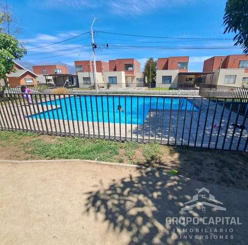 Amplia Casa en Condominio de La Cruz