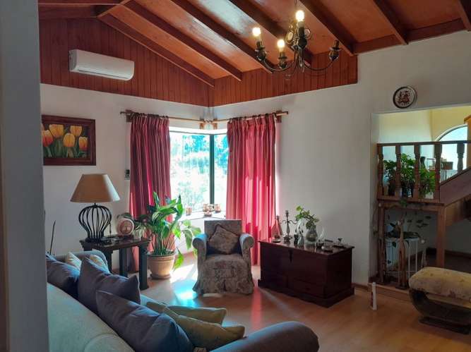 Venta de Hermosa Parcela con Casa Colonial en Talc