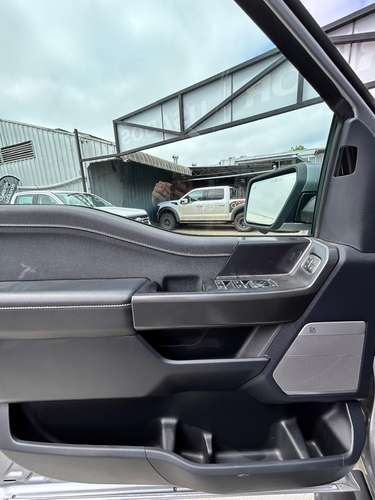 FORD F-150 LARIAT BLACK 4X4 5.0 AUT - Imagen 9