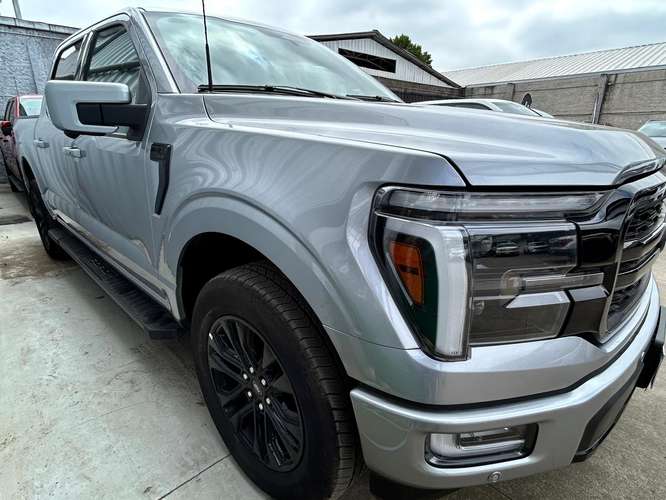 FORD F-150 LARIAT BLACK 4X4 5.0 AUT - Imagen 3