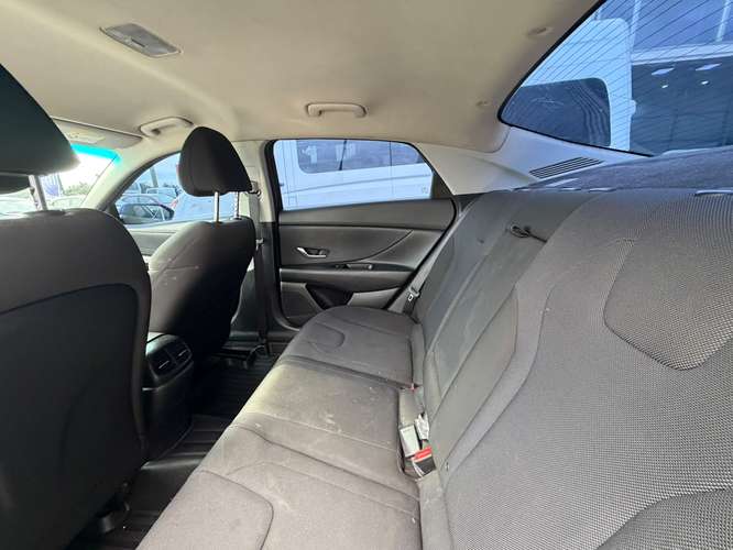 HYUNDAI ELANTRA 1.6 CN7 MT - Imagen 7