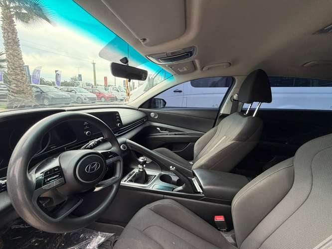 HYUNDAI ELANTRA 1.6 CN7 MT - Imagen 5