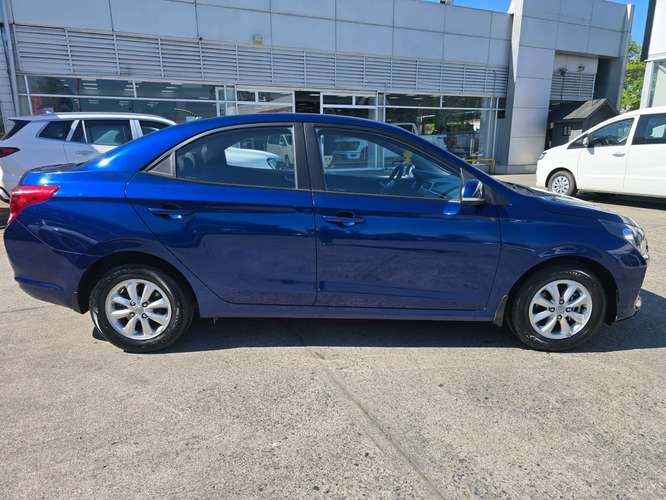 HYUNDAI VERNA 1.4 CB PLUS MT - Imagen 6