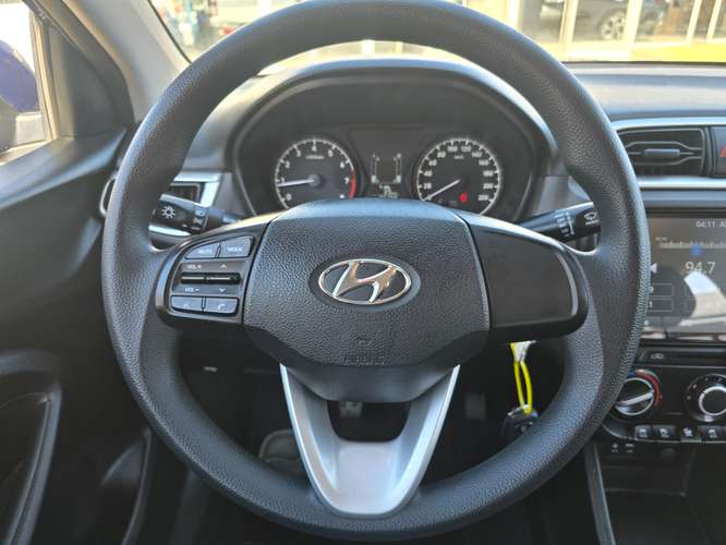 HYUNDAI VERNA 1.4 CB PLUS MT - Imagen 13