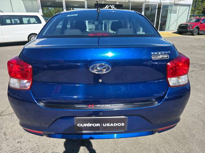 HYUNDAI VERNA 1.4 CB PLUS MT - Imagen 4