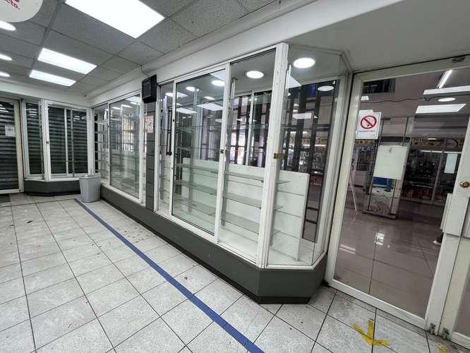 Arriendo amplio local comercial en pleno centro