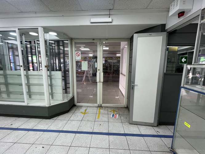 Arriendo amplio local comercial en pleno centro