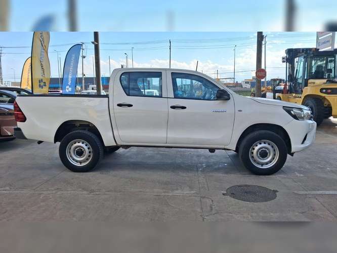TOYOTA HILUX 2021 - Imagen 5