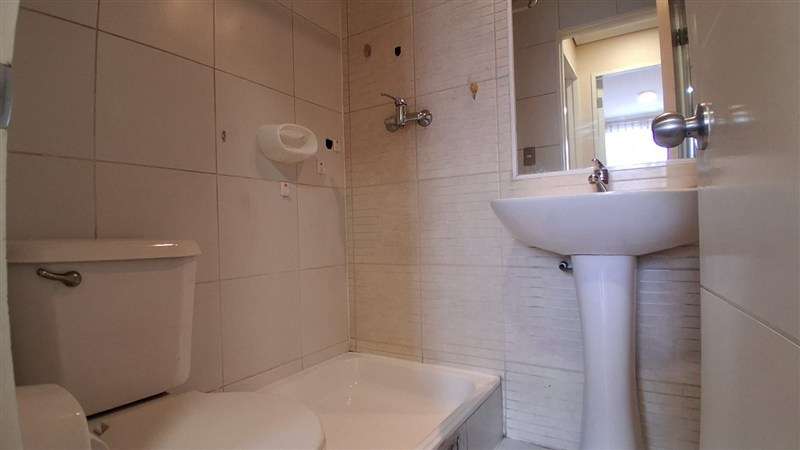 Departamento en arriendo de 2 dorm 2 baños. Sta. Isabel - Imagen 29