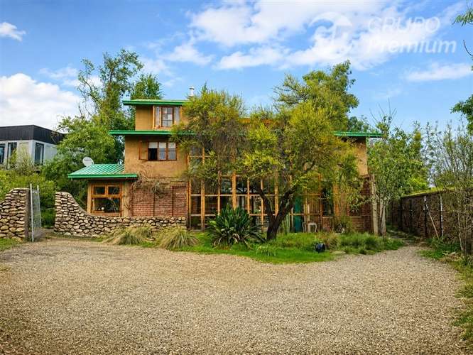 Casa en venta tipo Castillo Velasco 5d, 4b, 10e en Peñalolén