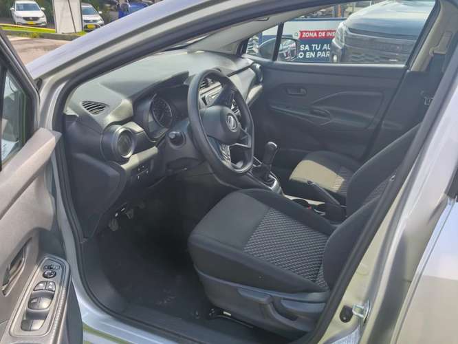 Nissan Versa 1.6 SENSE 4X2 MT 4P 2025 - Imagen 10