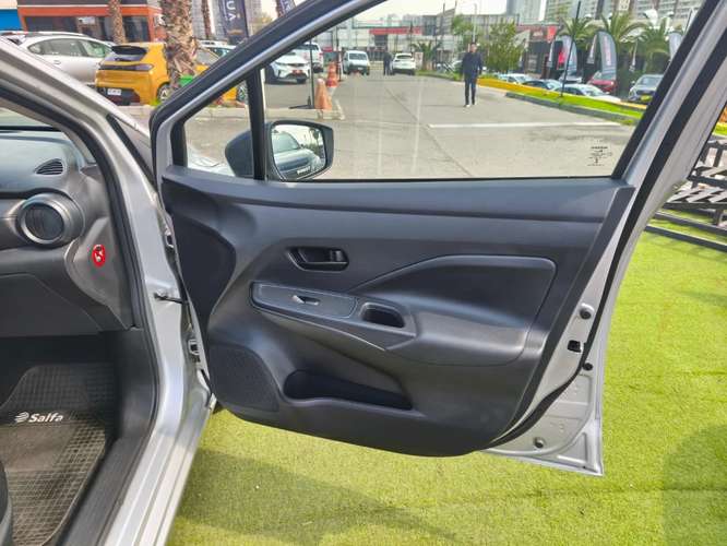 Nissan Versa 1.6 SENSE 4X2 MT 4P 2025 - Imagen 20