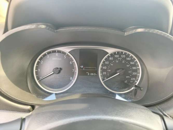Nissan Versa 1.6 SENSE 4X2 MT 4P 2025 - Imagen 13