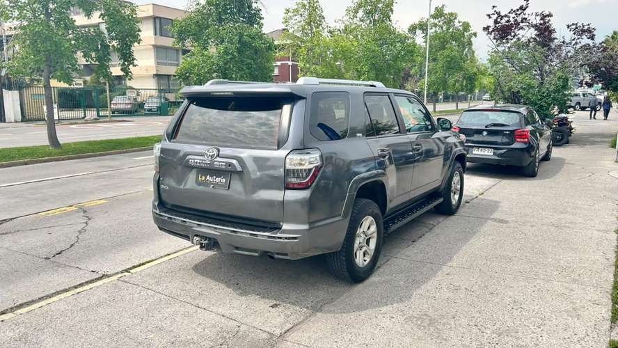 Toyota 4Runner SR5 4x2 4.0 AUT (2022)