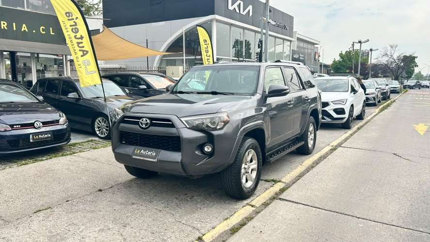 Toyota 4Runner SR5 4x2 4.0 AUT (2022)