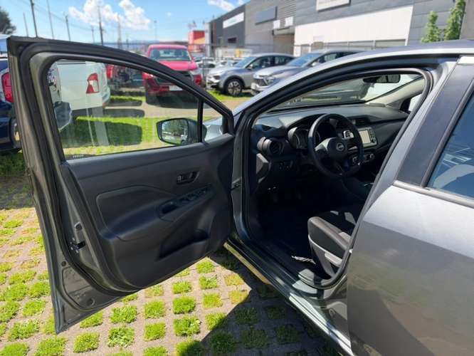 Nissan Versa 1.6 SENSE 4X2 MT 4P 2025 - Imagen 9