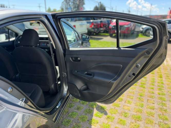 Nissan Versa 1.6 SENSE 4X2 MT 4P 2025 - Imagen 20