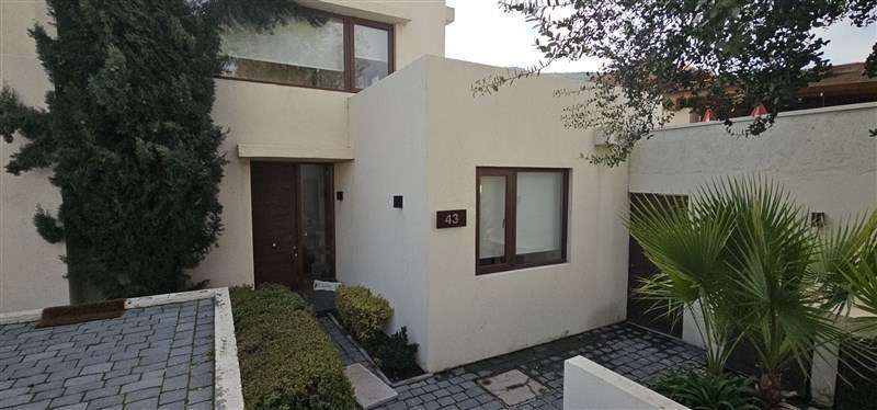 Casa en venta de 3 dorm. en Colina