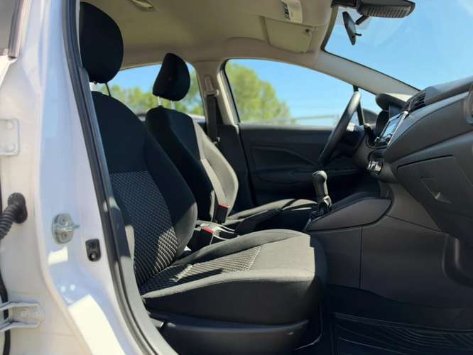 Nissan Versa 1.6 SENSE 4X2 MT 4P 2025 - Imagen 16