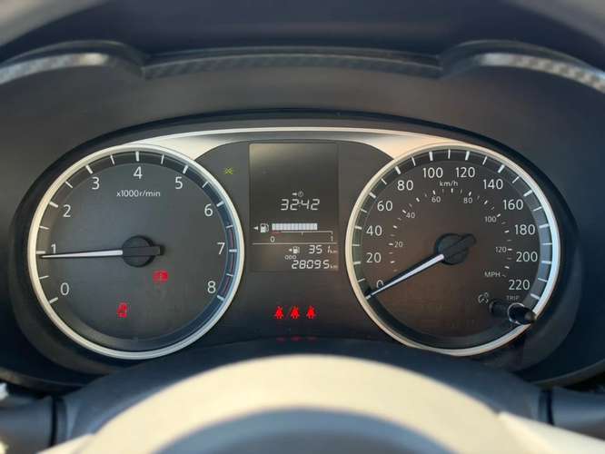 Nissan Versa 1.6 SENSE 4X2 MT 4P 2025 - Imagen 12