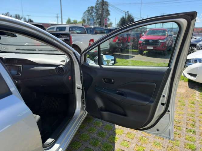 Nissan Versa 1.6 SENSE 4X2 MT 4P 2025 - Imagen 19