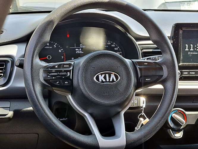 KIA RIO 5 2022 - Imagen 11
