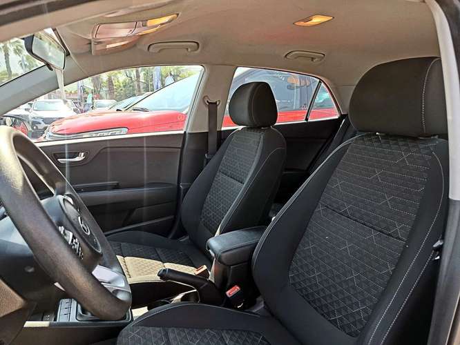 KIA RIO 5 2022 - Imagen 9