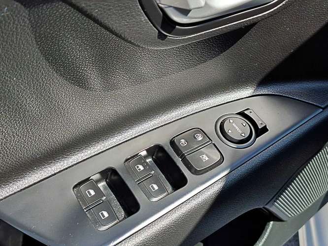 KIA RIO 5 2022 - Imagen 8