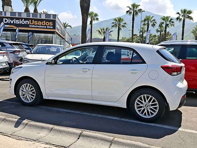 KIA RIO 5 2022 - Imagen 6