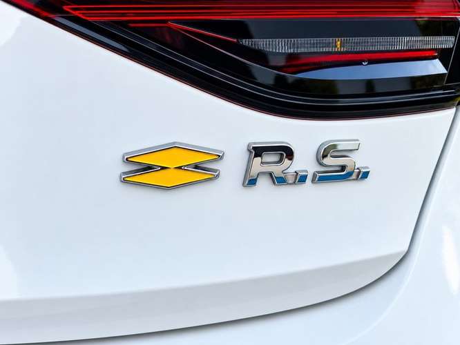 RENAULT MEGANE IV 2 RS TURBO AT - 2023 | 5036